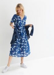 Sukienka tunikowa midi. Niebieskie sukienki damskie bonprix, bez wzorów, bez kołnierzyka, bez ramiączek, midi. Za 119.99 zł.