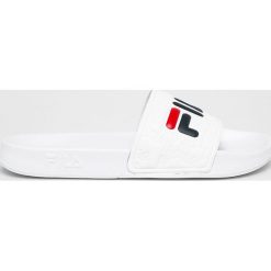 Fila - Klapki Boardwalk. Białe klapki i japonki męskie Fila, z materiału. W wyprzedaży za 99.90 zł.