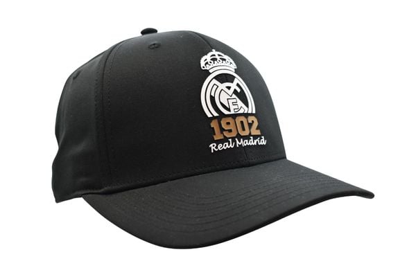 Czapka Real Madryt 1902 - oficjalna licencjonowana. Niebieskie czapki męskie Real Madrid, bez wzorów, z bawełny. Za 99.00 zł.
