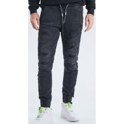 Jeansy Joggery - Czarny. Czarne jeansy męskie Cropp. Za 139.99 zł.