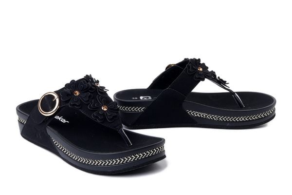 RIEKER V1466-00 black, klapki japonki damskie. Czarne klapki damskie Rieker, bez wzorów, bez obcasa. Za 271.92 zł.