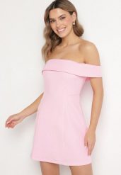Jasnoróżowa Taliowana Sukienka z Dekoltem Bandeau z Zakładką Zelzemis. Czerwone sukienki damskie Born2be, l, bez wzorów, eleganckie, bez kołnierzyka, bez ramiączek, mini. W wyprzedaży za 119.99 zł.