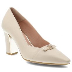 Czółenka damskie Armodo, cholewka ze skóry naturalnej licowej wsuwany fason zabudowany szpiczasty przód, beżowe, DS-976/2/A. Brązowe czółenka damskie Armodo, z aplikacjami, ze skóry, ze szpiczastym noskiem, bez obcasa, na obcasie. Za 419.00 zł.