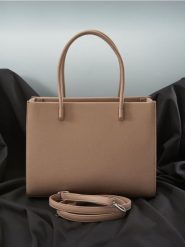 Torebka - brązowy. Brązowe torebki klasyczne damskie Sinsay, bez wzorów, bez dodatków. Za 79.99 zł.