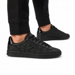 Buty męskie sportowe do chodzenia Lacoste CARNABY SET 126 1 ZAL SMA. Czarne buty sportowe na co dzień męskie Lacoste, z jeansu, bez zapięcia, tenisowe. Za 389.00 zł.