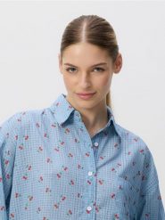 Wzorzysta koszula - jasnoniebieski. Niebieskie koszule damskie Reserved, l, bez wzorów, z tkaniny, bez kołnierzyka, bez ramiączek. Za 139.99 zł.