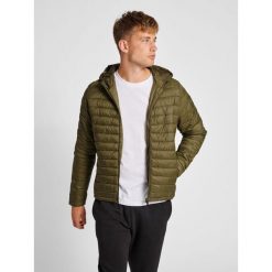 Kurtka z kapturem Hummel Red. Zielone kurtki męskie HUMMEL, xl, bez wzorów, z poliamidu, eleganckie, z kapturem. Za 315.00 zł.