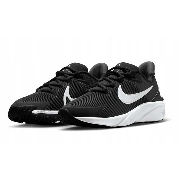 Buty Sportowe Młodzieżowe Nike Star Runner 4 Nn GS. Biała obuwie treningowe damskie Nike, na fitness i siłownię. Za 193.60 zł.
