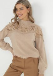 Beżowy Sweter Dzianinowy z Koronką Amaleth. Brązowe swetry klasyczne damskie Born2be, z dzianiny, bez kołnierzyka. Za 159.99 zł.