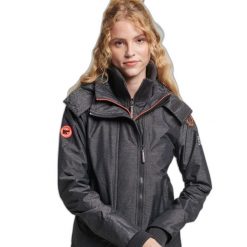 Damska wodoodporna kurtka z kapturem Superdry Arctic SD-Windcheater. Brązowe kurtki damskie Superdry., bez wzorów, z kapturem. Za 437.00 zł.