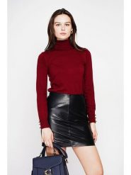 C& Jo Golf w kolorze bordowym rozmiar: 42. Czerwone golfy damskie C& Jo, bez wzorów, ze splotem, bez ramiączek. Za 117.73 zł.