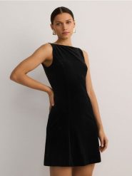 Welurowa sukienka - czarny. Czarne sukienki damskie Reserved, l, bez wzorów, z dzianiny, bez kołnierzyka, bez ramiączek, mini. W wyprzedaży za 69.99 zł.