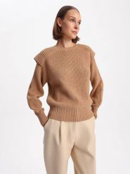 BGN Sweter w kolorze jasnobrązowym rozmiar: 36. Brązowe swetry klasyczne damskie BGN, prążkowane, bez kołnierzyka. Za 114.17 zł.