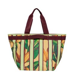 Torba adidas x FARM Premium. Czerwone torebki klasyczne damskie Adidas, bez wzorów, bez dodatków. W wyprzedaży za 139.50 zł.