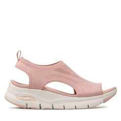 Sandały Skechers. Czerwone sandały damskie Skechers, bez wzorów, bez obcasa, na koturnie. Za 199.99 zł.
