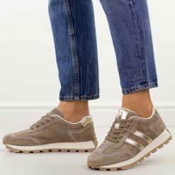 Beżowe zamszowe skórzane półbuty damskie S.Barski 7097. Brązowe półbuty damskie S.BARSKI, bez wzorów, z jeansu, eleganckie, bez obcasa, na płaskiej podeszwie. Za 269.00 zł.