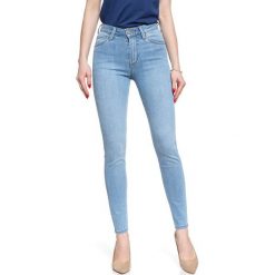SPODNIE DAMSKIE LEE SCARLETT HIGH LIGHT FLORIN L626MOHR 112114288. Niebieskie spodnie materiałowe damskie Lee, bez wzorów, z denimu, z podwyższonym stanem. Za 199.99 zł.