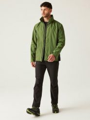 Regatta Kurtka przeciwdeszczowa "Matt II" w kolorze zielonym rozmiar: XXL. Zielone kurtki outdoor męskie Regatta, m, bez wzorów, bez kaptura. Za 97.45 zł.