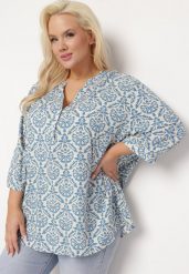 Biało-Niebieska Bluzka z Wiskozy z Rękawem 3/4 i Ornamentalnym Wzorem Belloma. Białe bluzki damskie Born2be, xl, bez wzorów, z tkaniny, bez kołnierzyka, bez ramiączek. Za 59.99 zł.