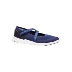 Damskie baleriny do szybkiego marszu PW 160 Br'easy w kolorze granatowym. Niebieskie baleriny damskie NEWFEEL, bez wzorów, z gumy, bez obcasa. W wyprzedaży za 74.99 zł.