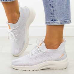 Białe sportowe buty damskie Vinceza 17365. Białe buty sportowe na co dzień damskie VINCEZA, bez wzorów, z tkaniny, na fitness i siłownię. Za 99.00 zł.