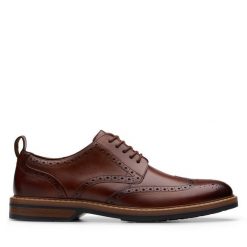 Półbuty Clarks. Brązowe buty wizytowe męskie Clarks, bez zapięcia. Za 419.99 zł.