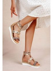 Foreverfolie Sandały w kolorze jasnobrązowym na koturnie rozmiar: 41. Brązowe sandały damskie Foreverfolie, bez wzorów, bez obcasa, na koturnie. Za 130.99 zł.