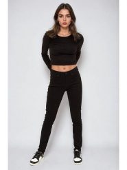 Monki Spodnie w kolorze czarnym rozmiar: W32. Czarne spodnie materiałowe damskie Monki, z aplikacjami, z materiału, klasyczne. Za 34.45 zł.