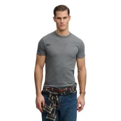 Koszulka z logo Superdry Essential Stacked. Szare t-shirty sportowe męskie Superdry., uniwersalny, z bawełny, bez ramiączek. Za 142.00 zł.