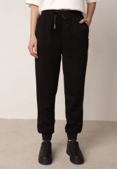 Czarne Spodnie Dresowe Joggery z Wysokim Stanem i Ściągaczami przy Kostkach Janlea. Czarne spodnie dresowe damskie Born2be, l, z dresówki, trekkingowe. Za 89.99 zł.