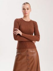 BGN Sweter w kolorze jasnobrązowym rozmiar: 40. Brązowe swetry klasyczne damskie BGN, bez kołnierzyka. Za 83.42 zł.