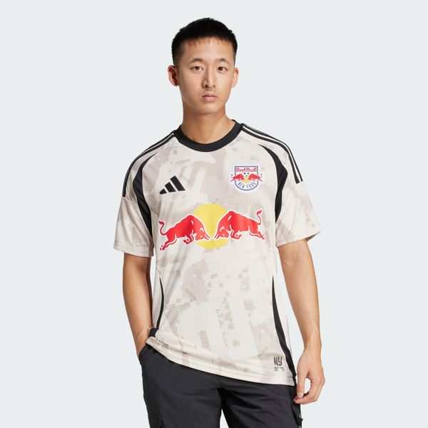 Koszulka New York Red Bulls 25/26 Away. Białe t-shirty sportowe męskie Adidas, s, z materiału, bez ramiączek, do piłki nożnej. Za 509.96 zł.