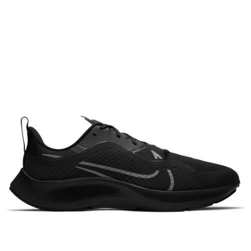 Buty do biegania męskie Nike Air Zoom Pegasus 37 Shield. Czarne obuwie do biegania damskie Nike. Za 847.00 zł.