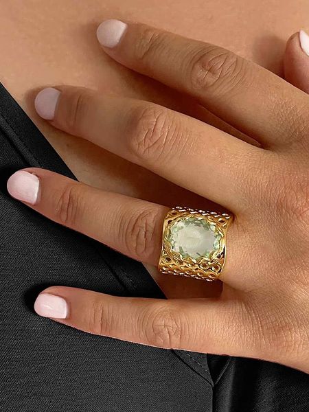 Les Petites Précieuses Pozłacany pierścionek z ametystem rozmiar: 52. Zielone pierścionki damskie Les Petites Précieuses, z ametystem, pozłacane. Za 173.99 zł.