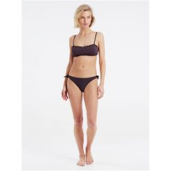 Strój kąpielowy damski dwuczęściowy Protest Prtsidra. Brązowe bikini damskie Protest, bez wzorów. W wyprzedaży za 260.99 zł.