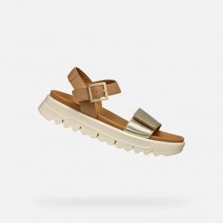 Sandały GEOX D XAND 2.1S Brązowy. Brązowe sandały damskie Geox, bez wzorów, ze skóry, bez obcasa. Za 400.99 zł.