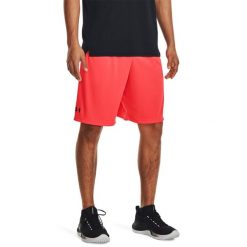 Spodenki fitness męskie Under Armour Tech WM. Czerwone szorty męskie Under Armour, bez wzorów, sportowe. Za 169.99 zł.