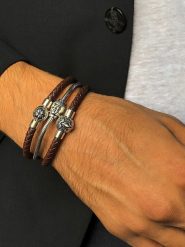 Uomo Skórzana bransoletka w kolorze brązowym rozmiar: M. Brązowe biżuteria dla mężczyzn Uomo, srebrne. Za 170.47 zł.