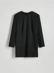 Sukienka w metaliczny prążek - wielobarwny. Sukienki damskie Reserved, na co dzień, l, bez wzorów, z tkaniny, bez kołnierzyka, bez ramiączek, proste. W wyprzedaży za 65.99 zł.