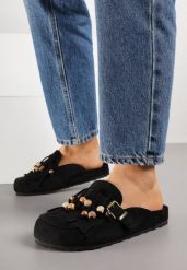 Czarne Klapki na Grubej Podeszwie z Frędzlami Klamrami i Koralikami Glysnell. Czarne klapki damskie Born2be, bez wzorów, z jeansu, bez obcasa, na płaskiej podeszwie. Za 109.99 zł.