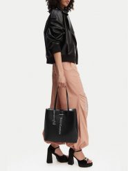 Juicy Couture Torebka CEO-BIJXT3265WVP. Czarny. Czarne torebki klasyczne damskie Juicy Couture, bez wzorów, ze skóry, bez dodatków. Za 319.99 zł.