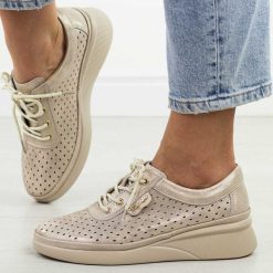 Złote ażurowe skórzane półbuty damskie Vinceza 79603. Żółte półbuty damskie VINCEZA, w ażurowe wzory, z jeansu, eleganckie, bez obcasa, na płaskiej podeszwie. Za 219.00 zł.