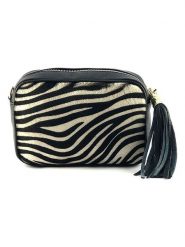 Marlon Skórzana torebka "Paris" w kolorze czarno-kremowym - 20 x 14 x 7 cm rozmiar: onesize. Niebieskie torebki klasyczne damskie Marlon, z aplikacjami, z materiału, bez dodatków. Za 213.69 zł.