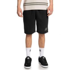 Spodenki z elastyczną talią dla Mężczyzn PALLET Czarny. Czarne szorty męskie DC Shoes, bez wzorów, z bawełny. Za 199.99 zł.