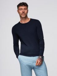 Klasyczny męski sweter z wiskozą BASIC z okrągłym dekoltem – granatowy V9 - Rozmiar: S. Niebieskie swetry męskie Ombre Clothing, m, bez wzorów, z dzianiny, bez kołnierzyka. W wyprzedaży za 89.99 zł.