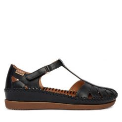 Półbuty Pikolinos. Czarne półbuty damskie Pikolinos, bez wzorów, bez obcasa, na płaskiej podeszwie. Za 559.99 zł.