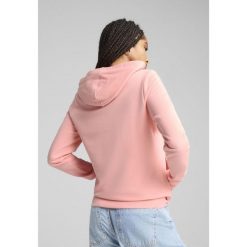 Damska bluza z kapturem ESS METALLIC PUMA Pink Fruit Metallic Silver. Czerwone bluzy z kapturem damskie Puma, s. W wyprzedaży za 174.00 zł.