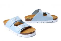 DR. BRINKMANN 700682-55 hellblau, klapki damskie. Niebieskie klapki damskie Dr. Brinkmann, bez wzorów, ze skóry, bez obcasa. Za 199.43 zł.