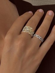 Les Petites Précieuses Pozłacany pierścionek z cyrkonią rozmiar: 50. Szare pierścionki damskie Les Petites Précieuses, z cyrkonią, pozłacane. Za 200.60 zł.