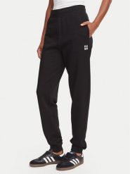 HUGO Spodnie dresowe Nelfinia 50522417 Czarny Regular Fit. Czarne spodnie dresowe damskie Hugo, l, bez wzorów, z bawełny. Za 509.99 zł.